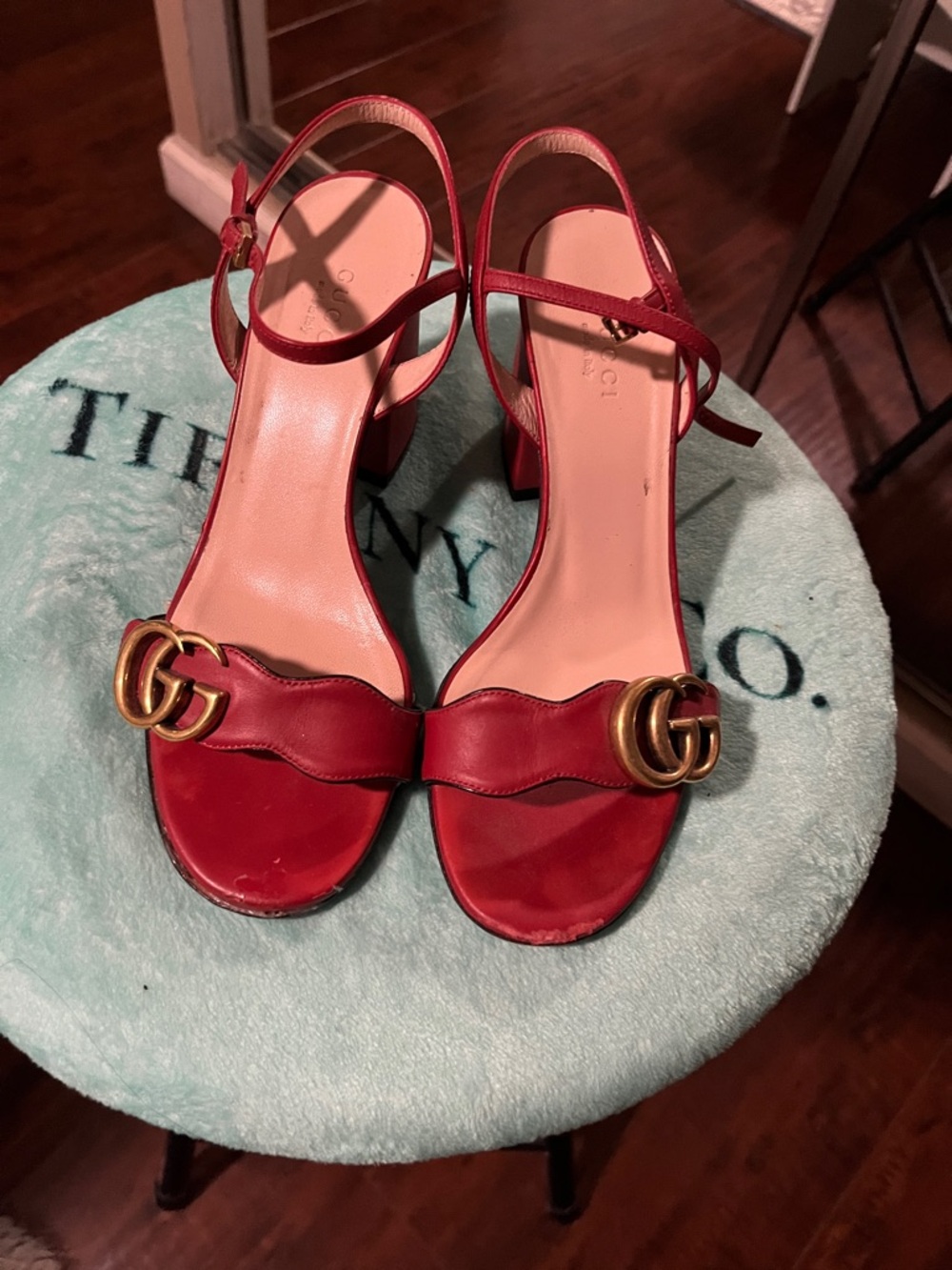 Gucci Red Leather GG Logo Block Heel Sandals - Picture 2 of 8